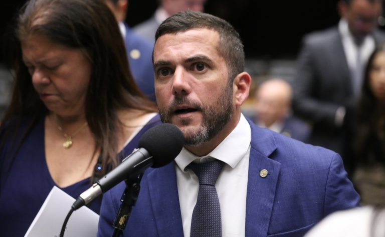 Projeto propõe corte de gastos públicos para compensar isenções fiscais – Notícias