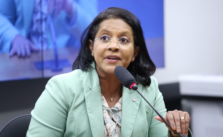 Projeto prevê autorização judicial para a concessão de crédito a menores de 18 anos – Notícias