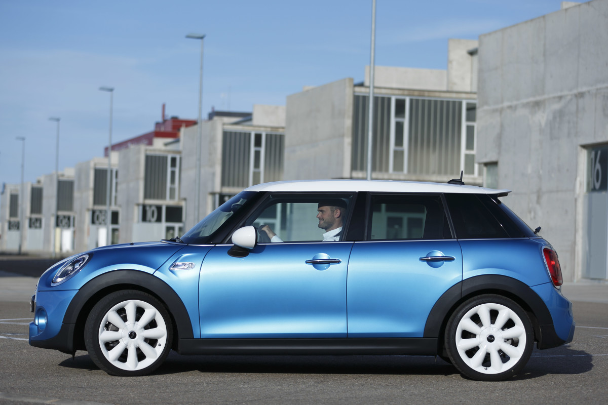 Este contrato de locação do Mini Cooper 2026 para fevereiro torna o kart favorito da América acessível