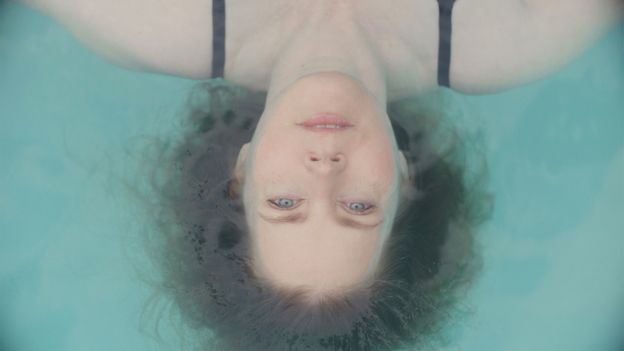 Amy Adams é digna de um Oscar neste destemido drama sobre alcoolismo ★★★★☆