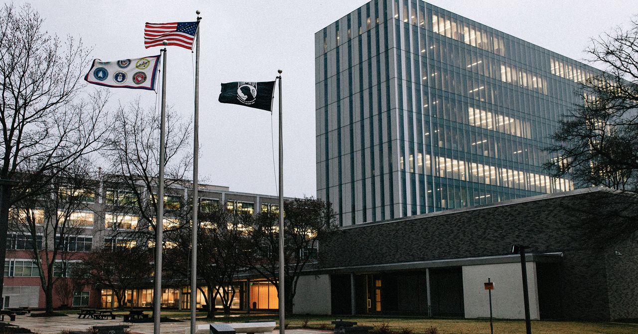 Funcionários da previdência social estão sendo instruídos a entregar os detalhes da consulta ao ICE