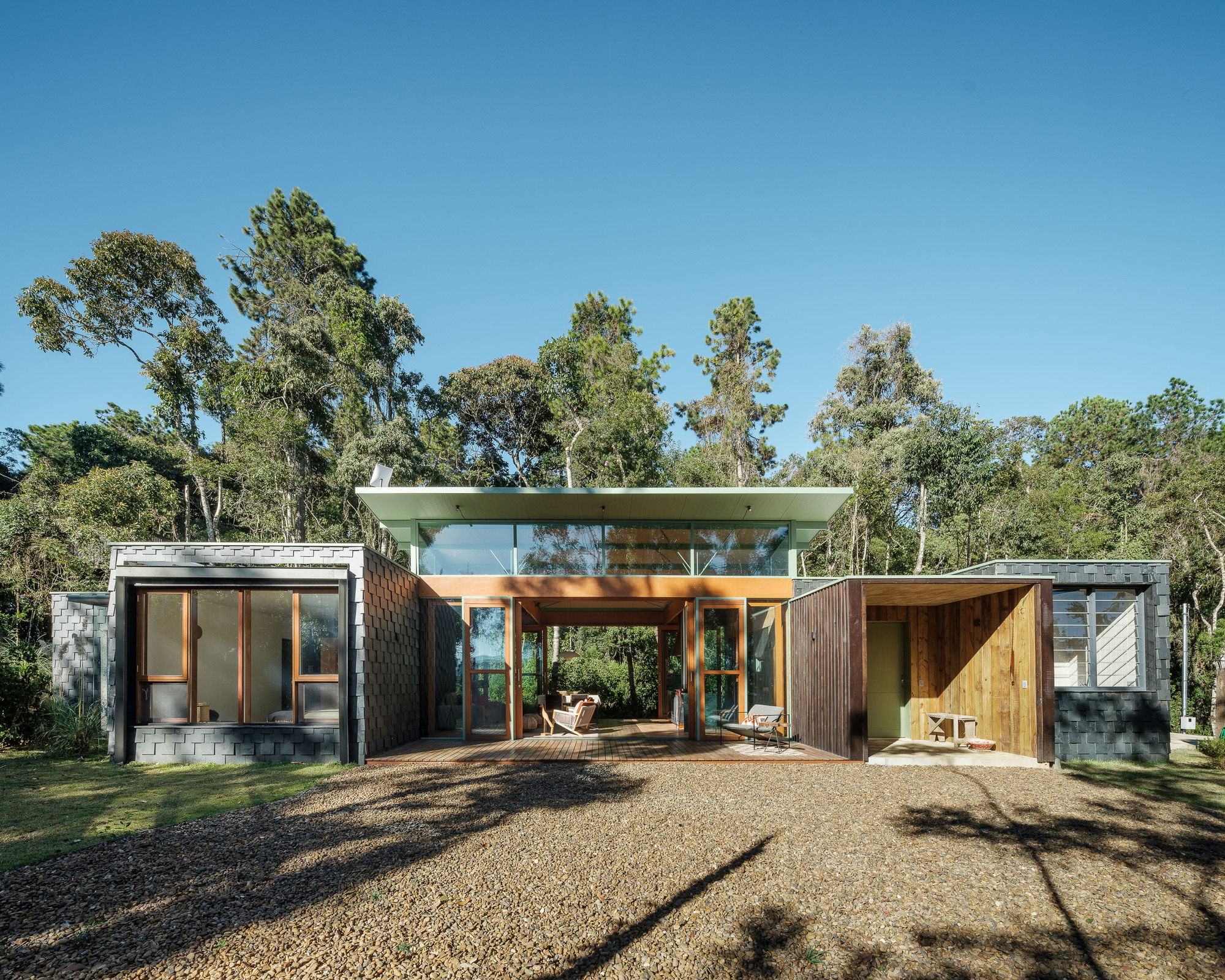 Refúgio Mirzé / Estúdio HAA!