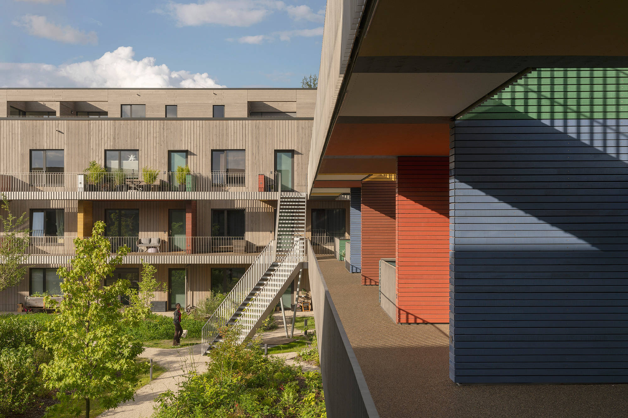 Exposição Sauerbruch Hutton em Paris explora o potencial técnico e atmosférico da madeira