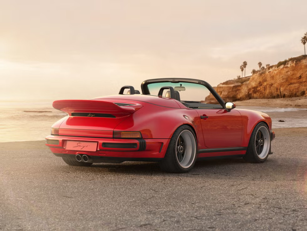 O novo 911 Cabriolet da Singer combina turbo widebody com 4,0 litros Flat-Six e caixa manual