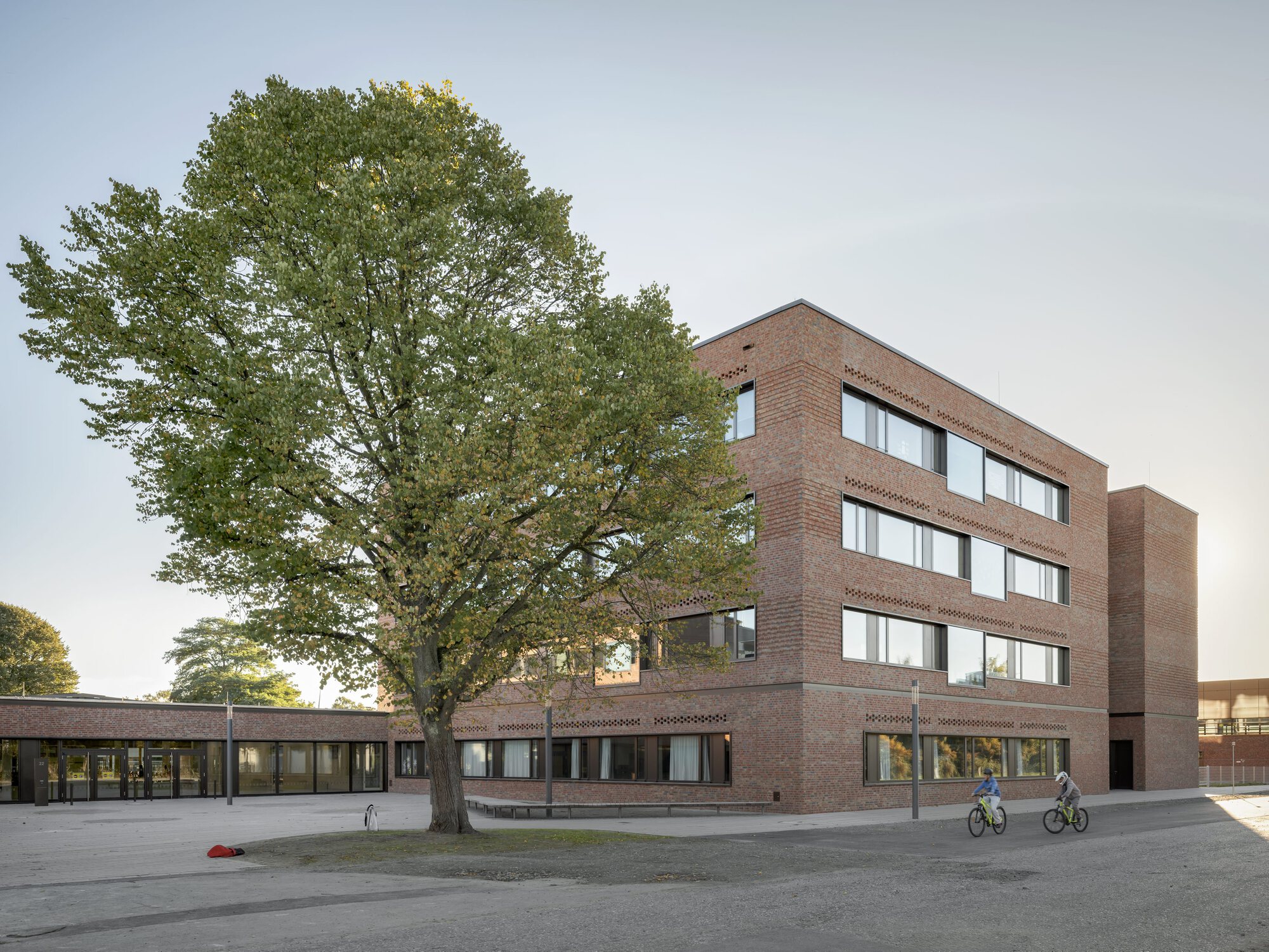 Três Escolas – Um Processo / gmp Architects