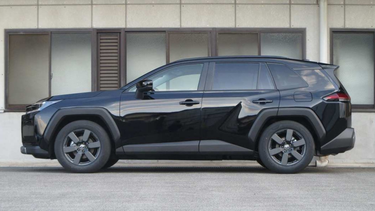 O SUV mais vendido da Toyota acaba de perder um centímetro