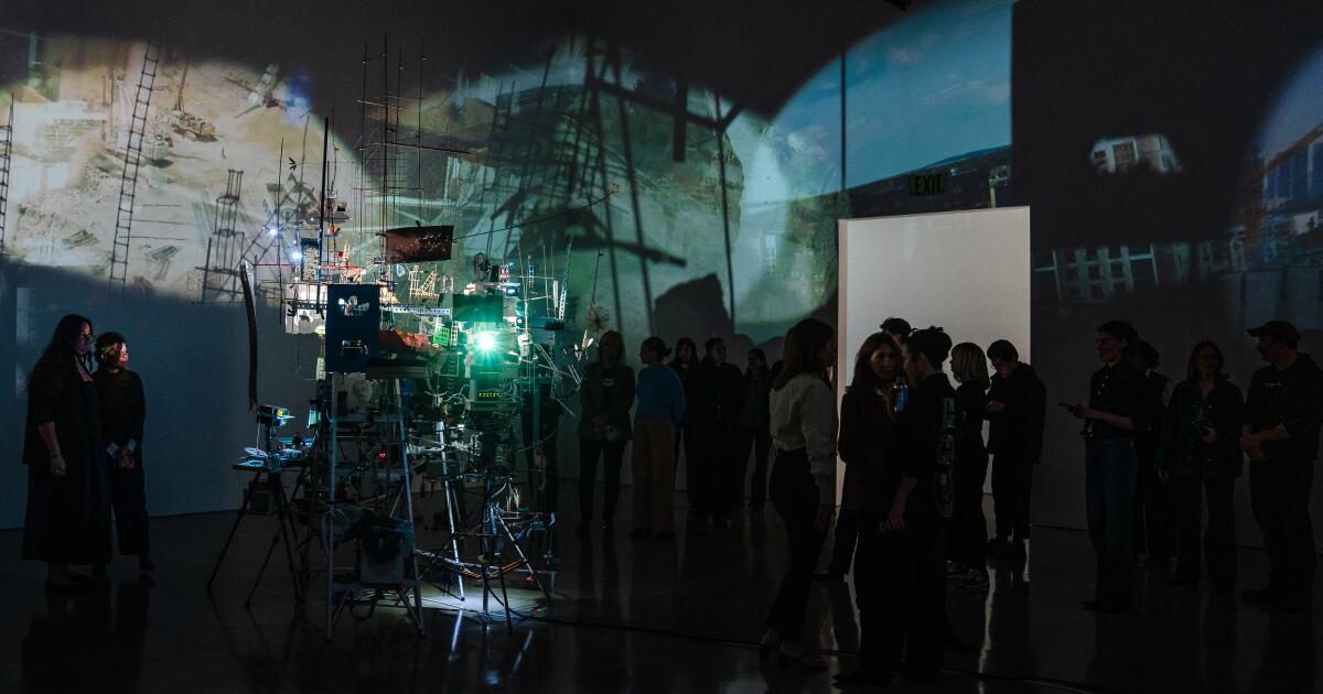 Lactaid, palitos de dente na videoarte? Show experimental de Sarah Sze em Los Angeles