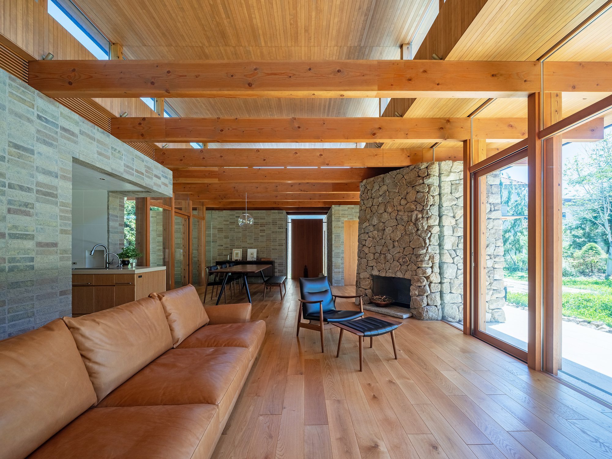 Casa no Limiar Urbano-Natureza / Teitakusubako + Yusuke Igarashi Architects