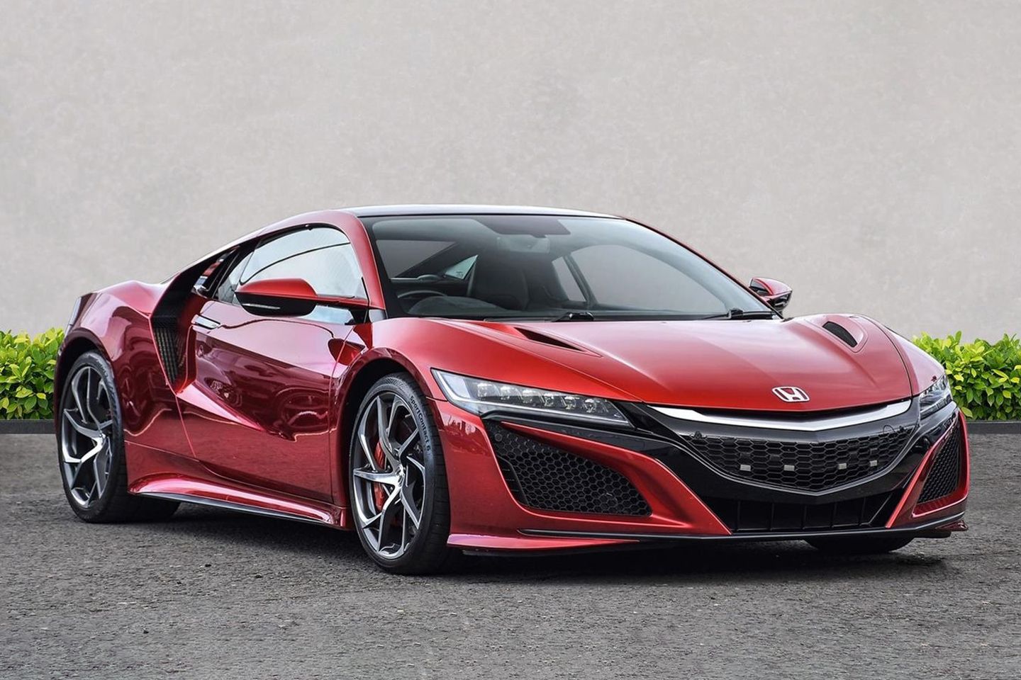 À venda: supercarro híbrido que vale a pena dar uma segunda olhada