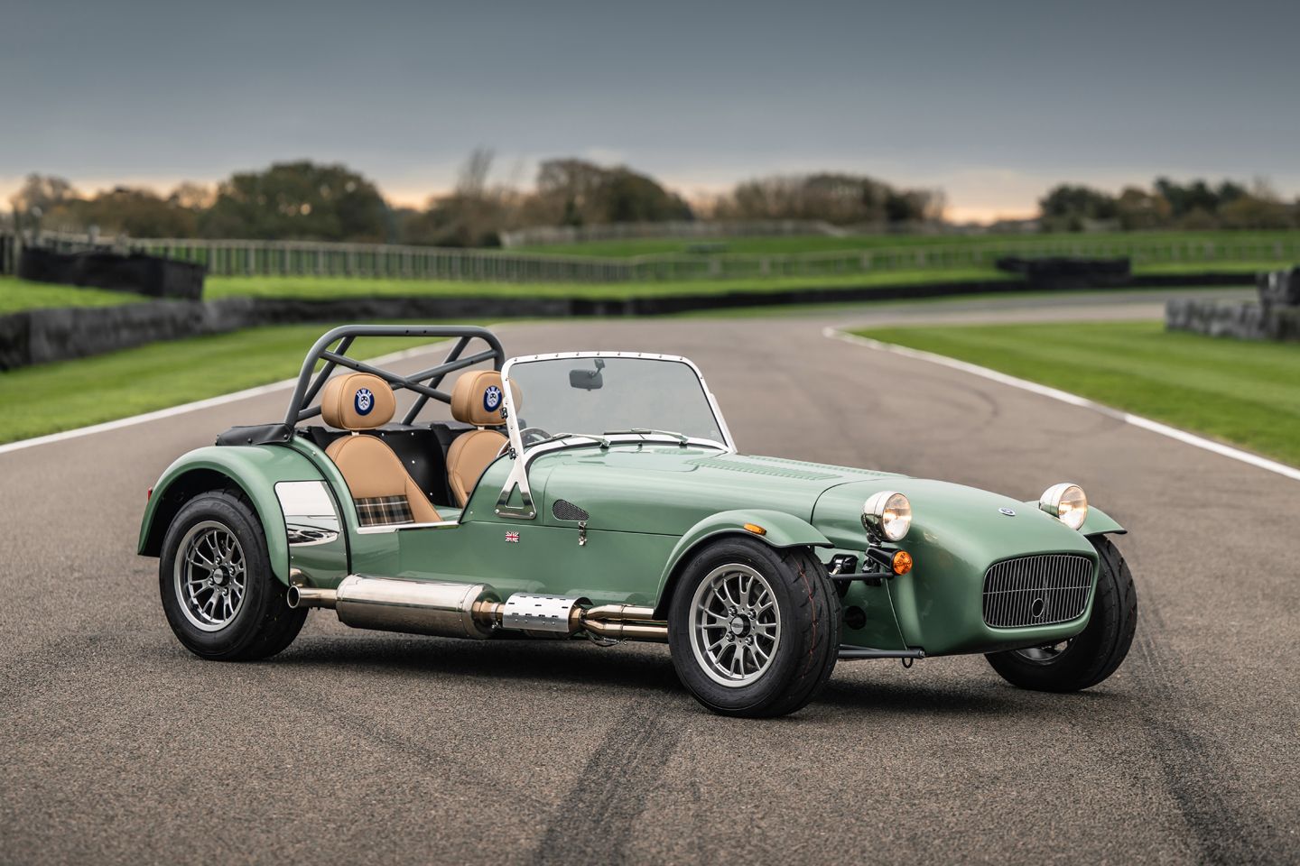 Caterham lança nova edição limitada HWM