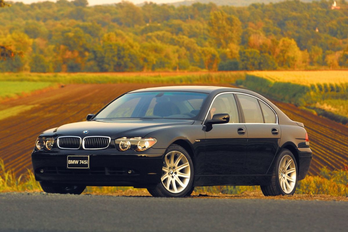 O BMW que todos odiavam acaba de completar 25 anos