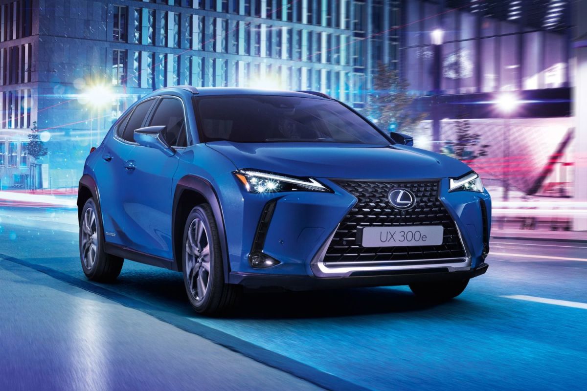 Lexus desliga silenciosamente seu primeiro EV