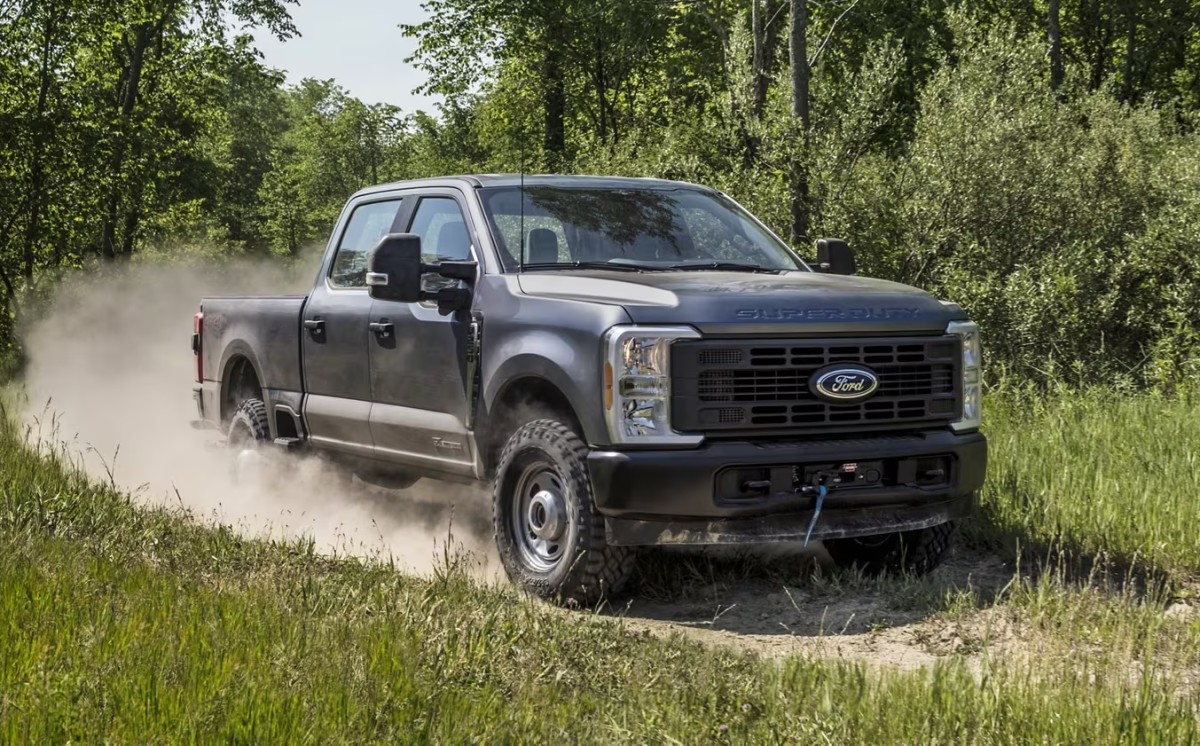 Milhares de caminhões Ford Super Duty fabricados no ano passado precisam ter seus eixos de transmissão substituídos