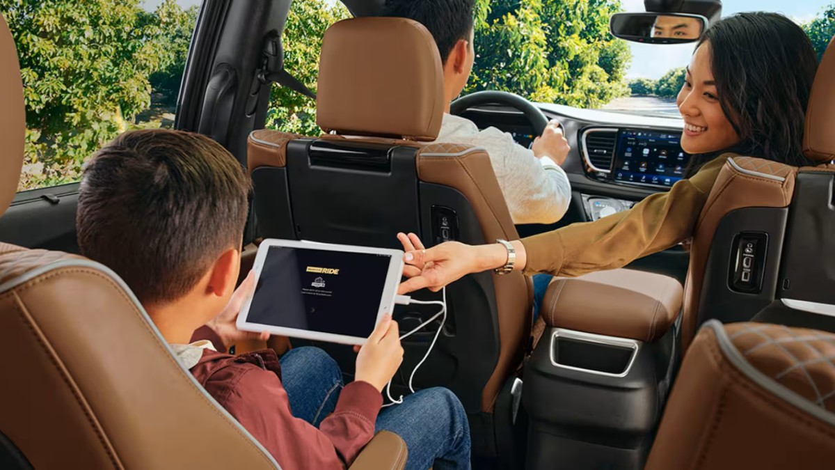 Chrysler faz recall de quase 180.000 vans Pacifica e Voyager por causa de airbags ruins