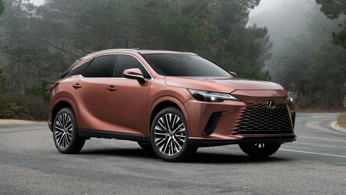 Lexus faz recall de NX, RX, TX em meio ao aumento de falhas na câmera de backup