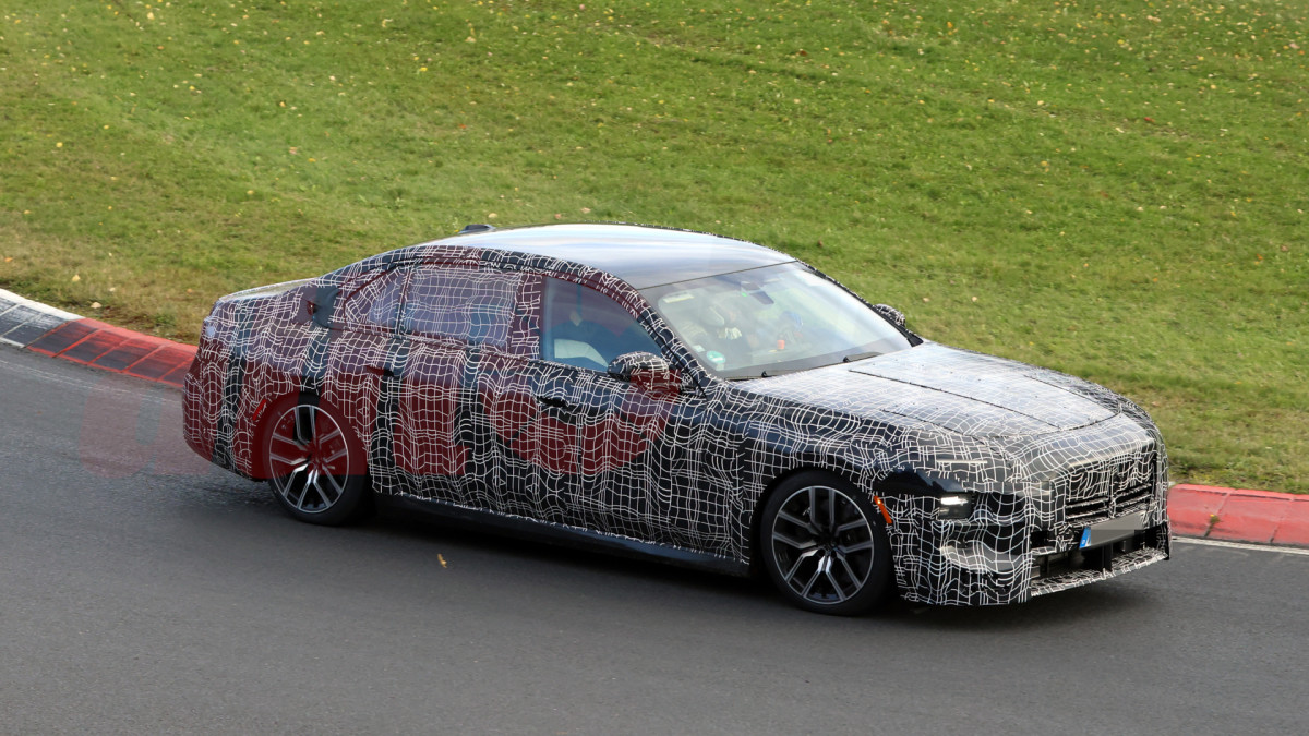 BMW provoca novo visual radical para a Série 7