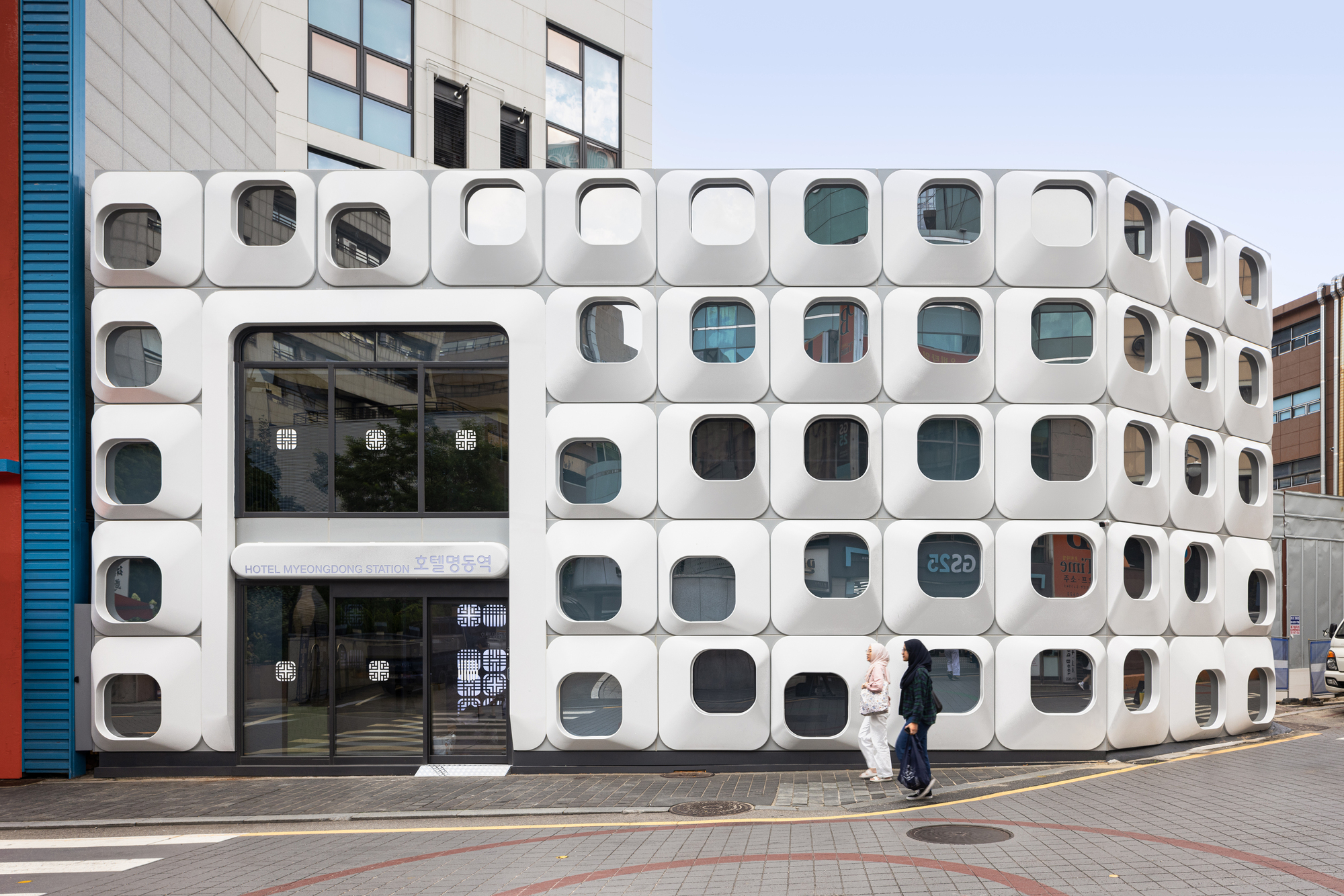 Estação Hotel Myeongdong / Yong Ju Lee Architecture