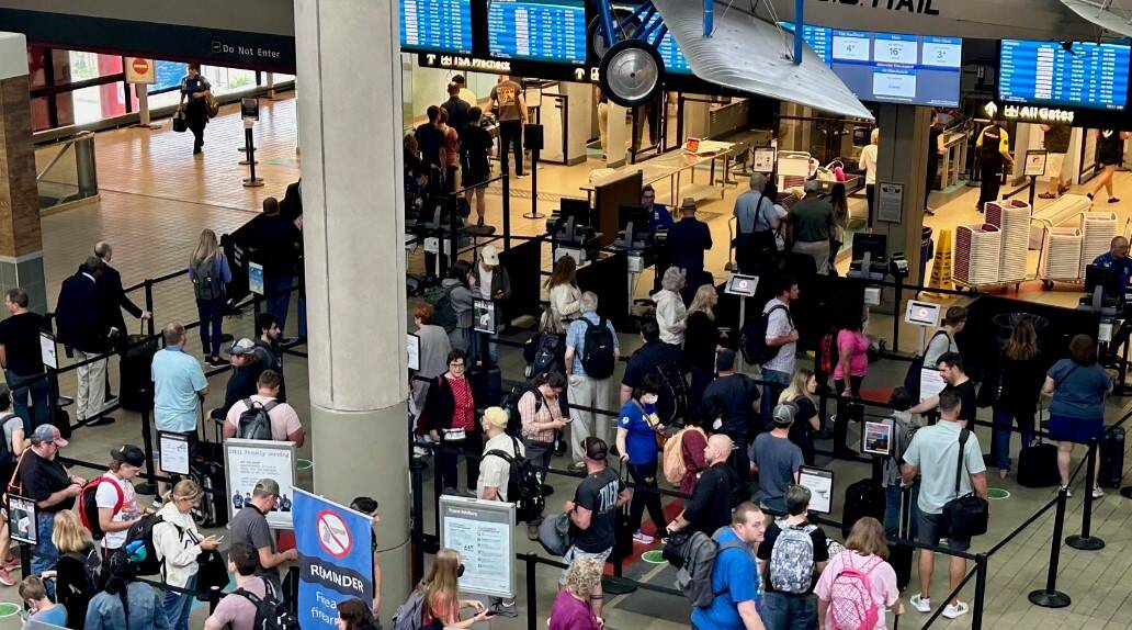 O ICE nos aeroportos não é o que você pensa. Aqui está o que realmente está acontecendo