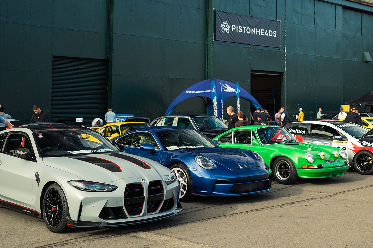 Exiba seu carro no Serviço Anual de 2026…