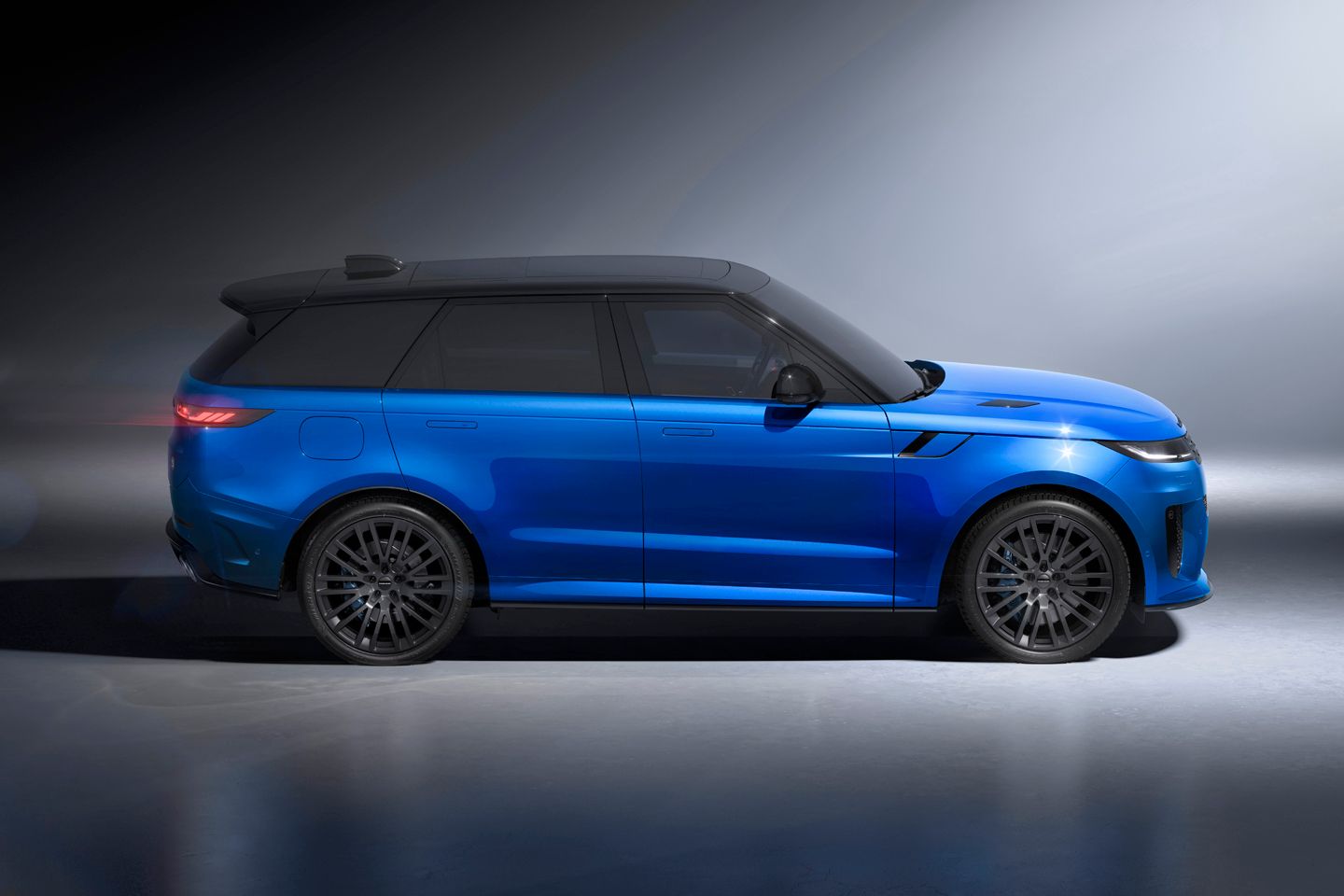 Novo Range Rover Sport Ultimate canaliza SVR
