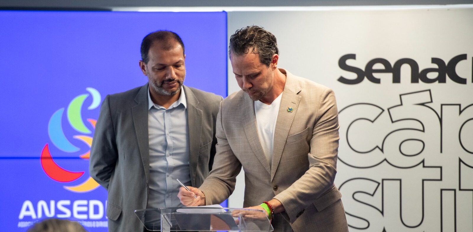 Embratur e ANSEDITUR firmam acordo para fortalecer promoção internacional de municípios brasileiros