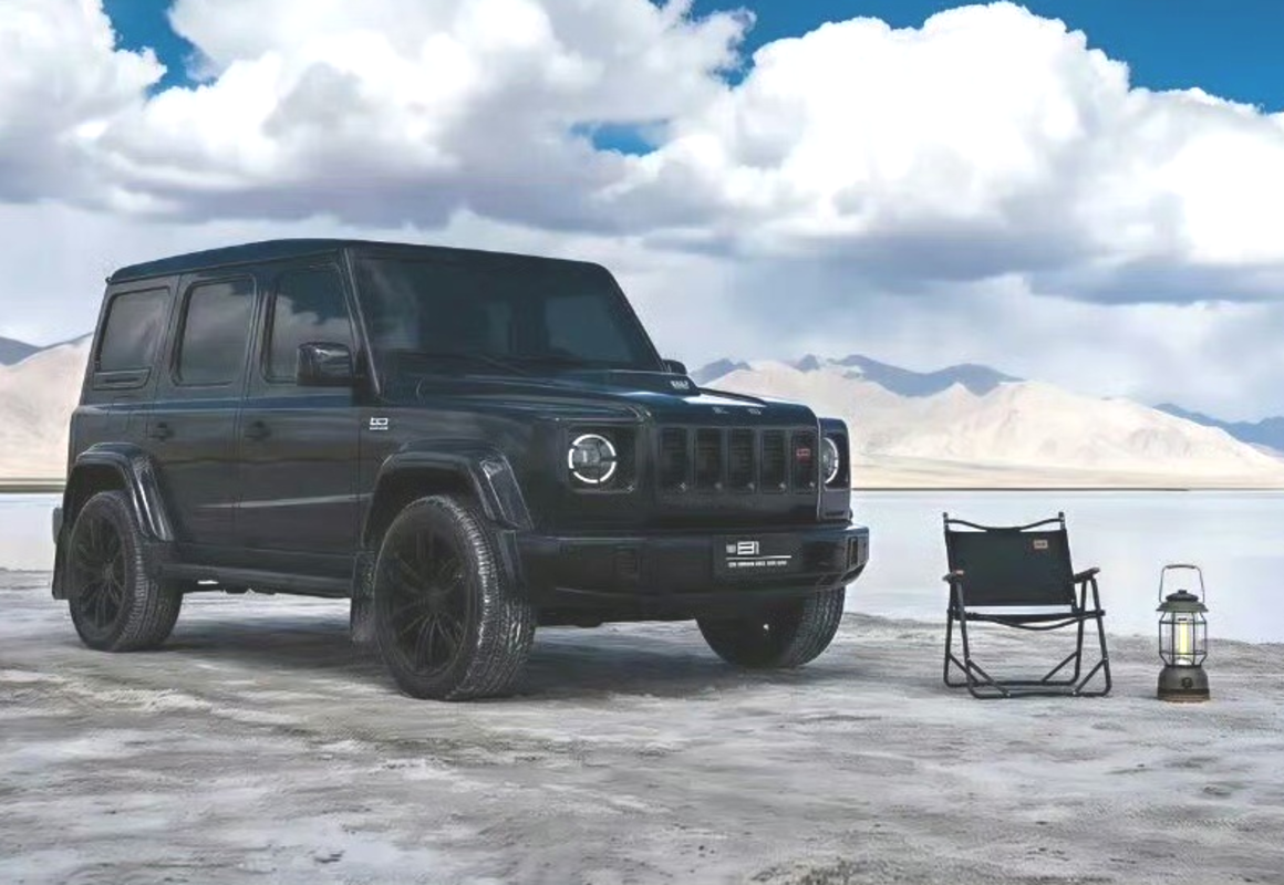 Este clone do G-Wagen usou fotos da imprensa AI – e o carro muda a cada foto