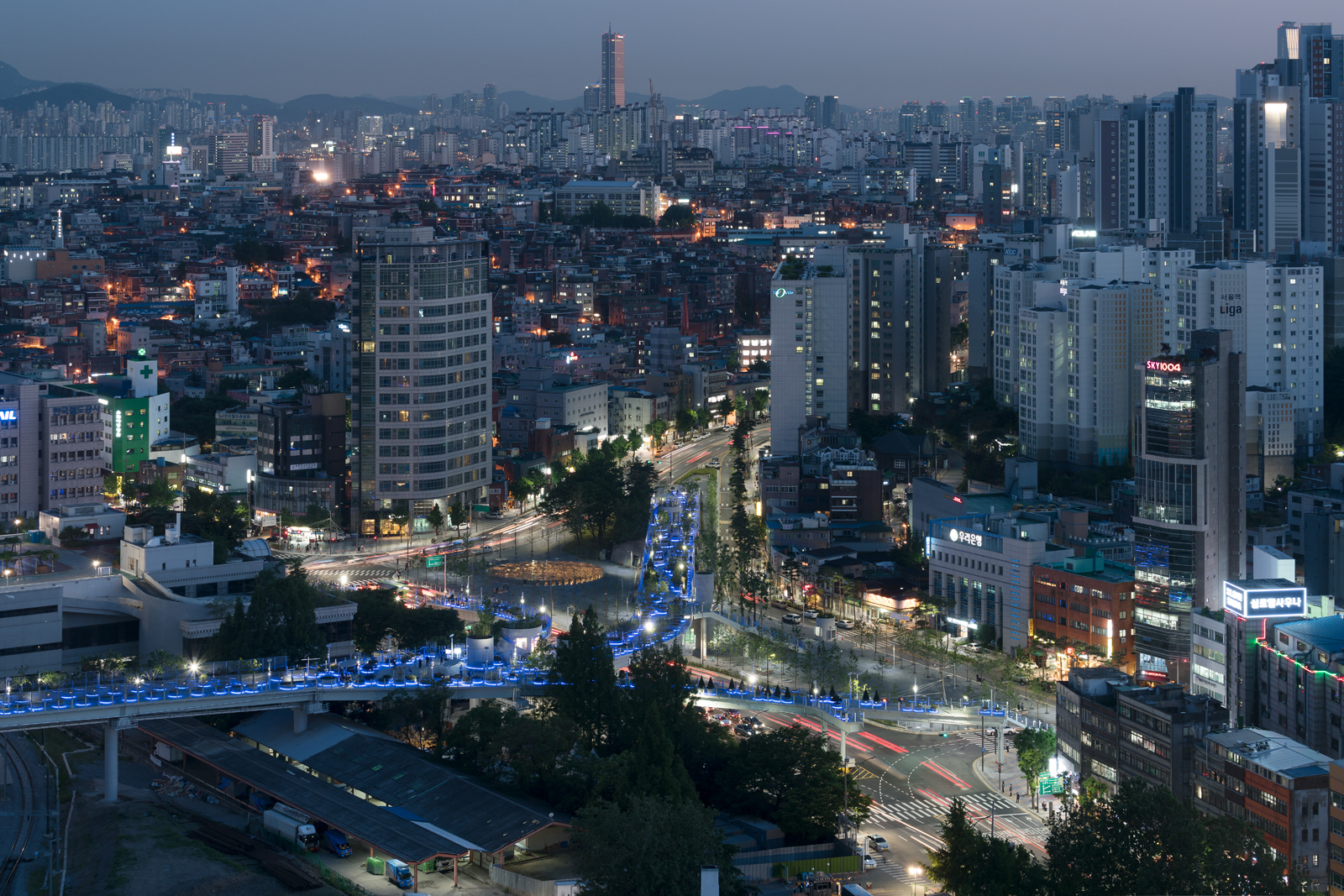 Projetando a cidade sensorial: arquitetura, poluição luminosa e ruído urbano