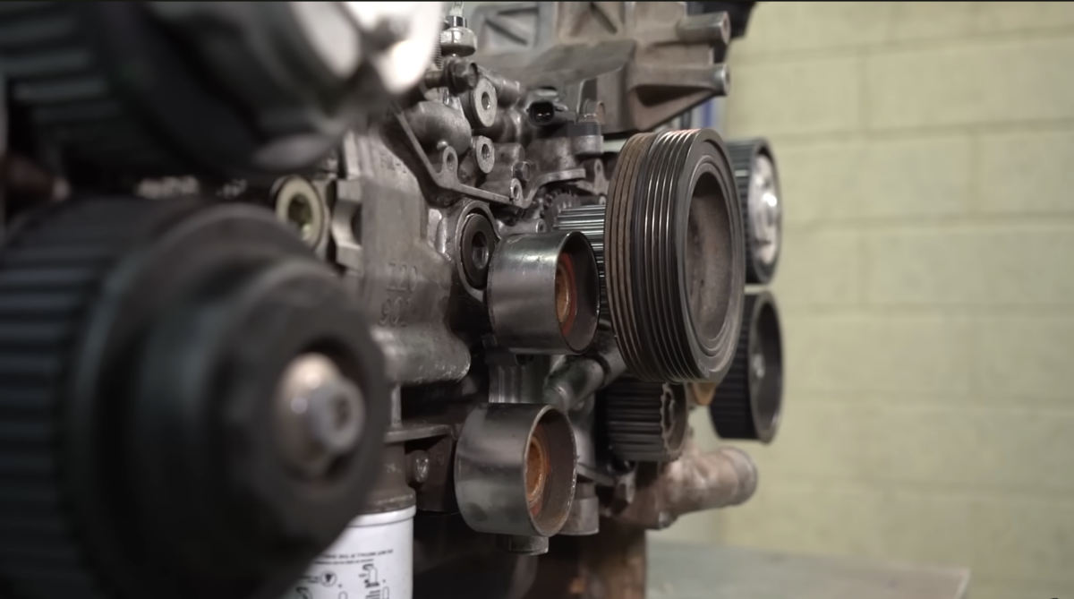 Esses russos converteram um motor Subaru Boxer em um Inline-4. Mas por que?