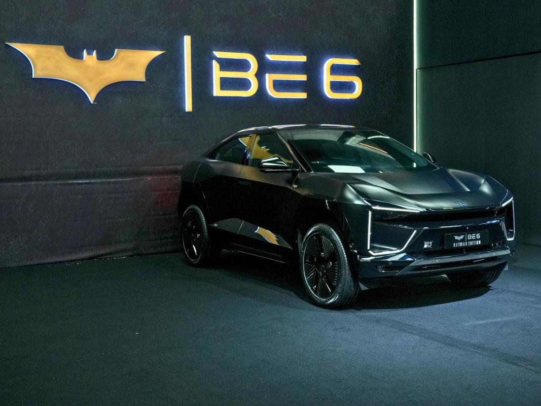 Os proprietários ficaram tão furiosos com este carro do Batman que a empresa ofereceu reembolso total