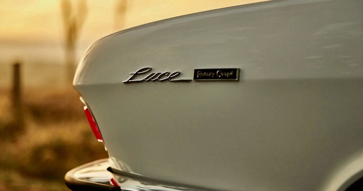 Mazda toma medidas para bloquear Ferrari com registro de marca