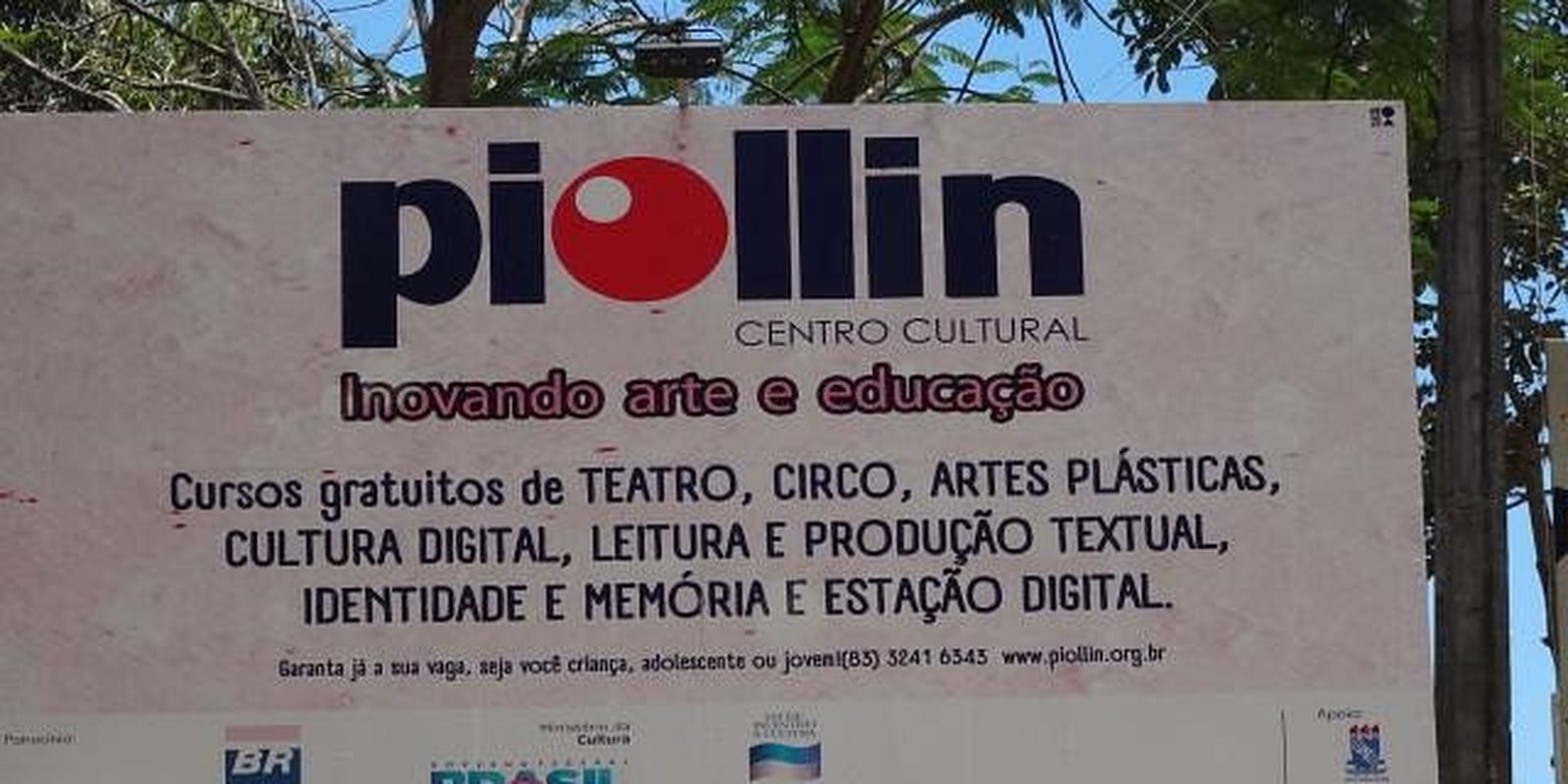 Centro cultural forma jovens artistas em João Pessoa