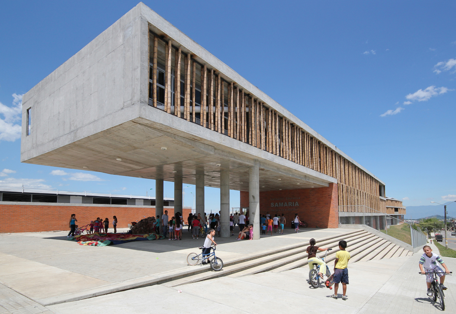 Quando a escola se torna cidade: projetos centrados na comunidade no Sul Global