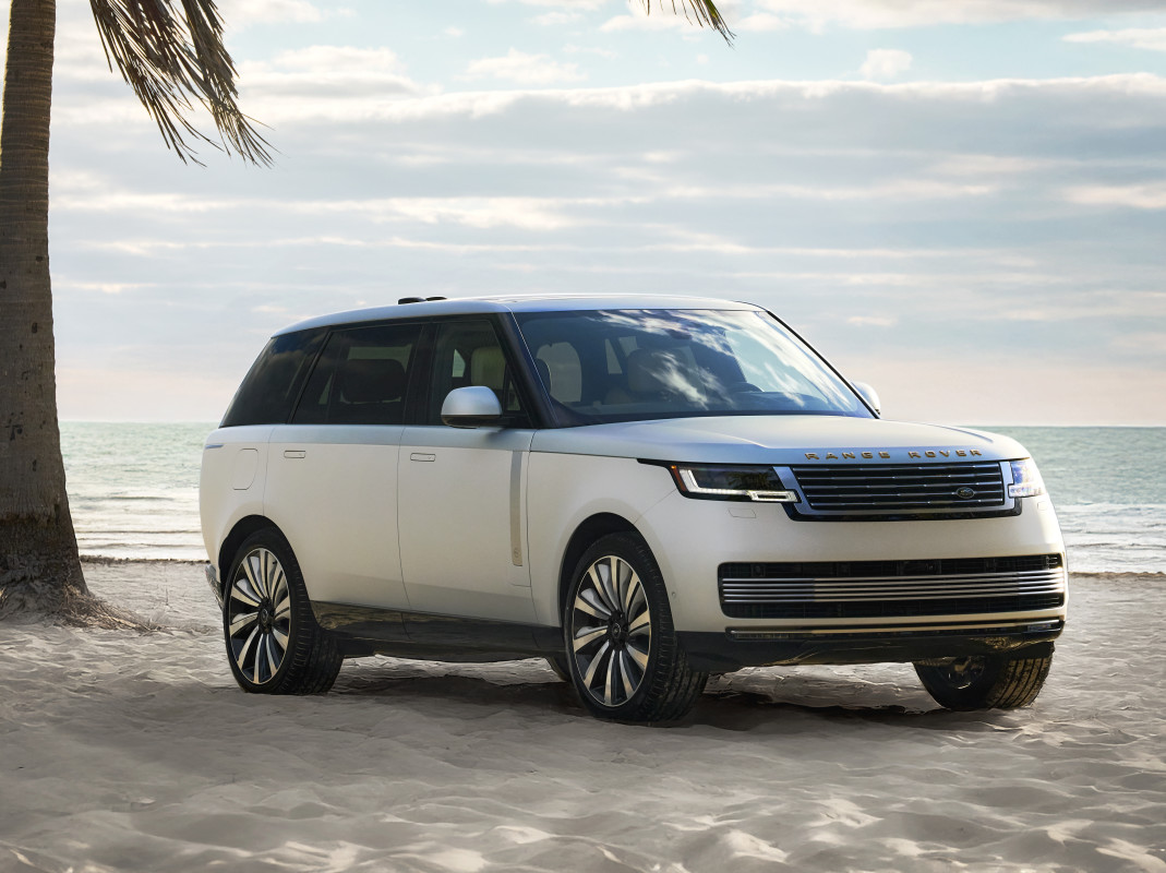 A produção do Range Rover atingiu novamente após problema na cadeia de suprimentos