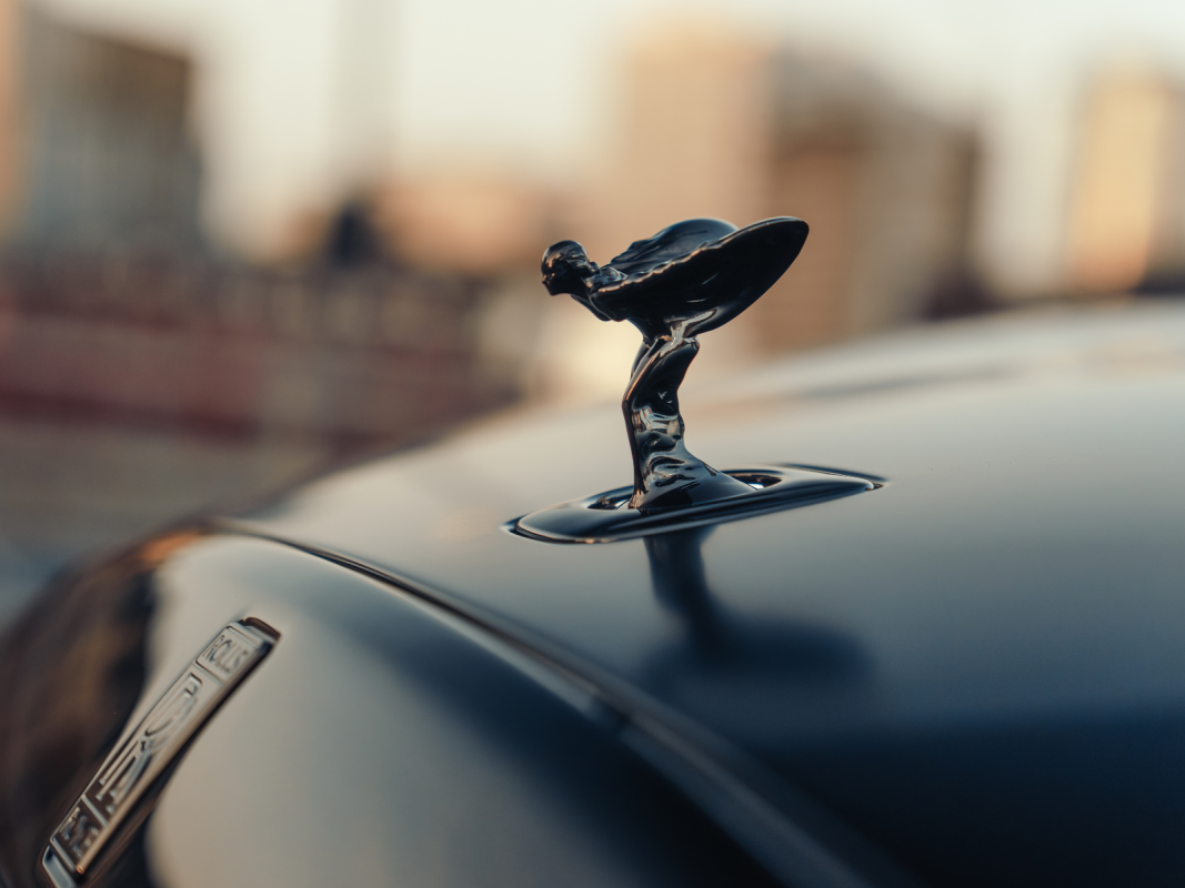 Rolls-Royce comemora 10 anos de seus carros mais sombrios e rebeldes