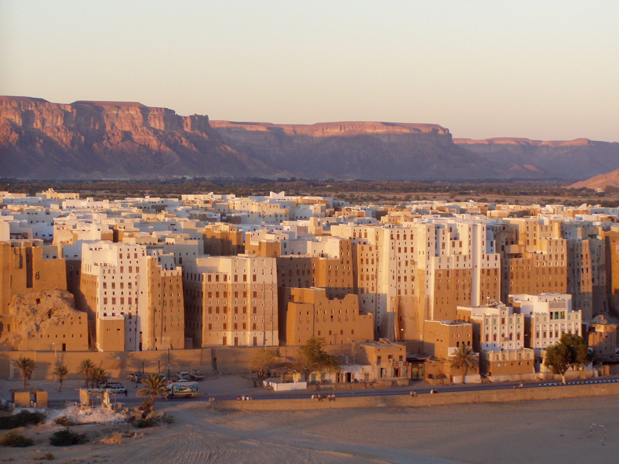 As torres de terra de Shibam: uma cidade vertical no deserto do Iêmen