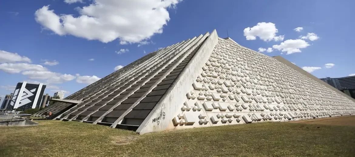 Com tema que exalta a “brasilidade”, Visit Brasil Summit 2026 reunirá especialistas em branding e softpower 