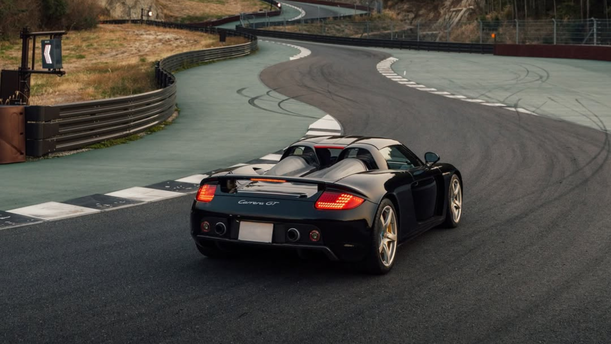 Um bilionário construiu sua própria pista de corrida de US$ 200 milhões nas montanhas do Japão