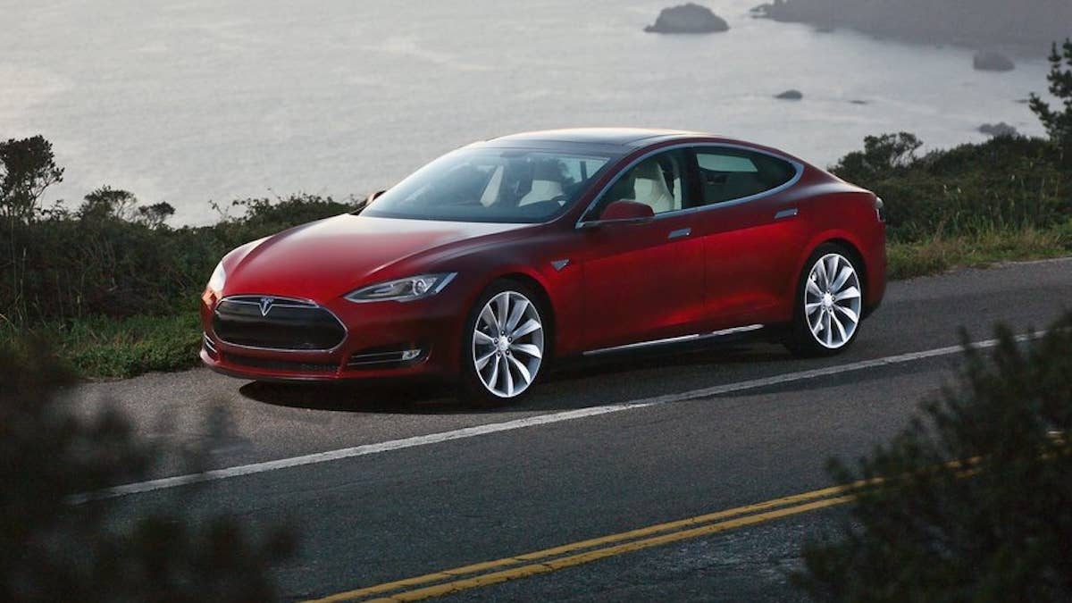 Tesla resolve processo sobre acidente fatal do modelo S que matou dois adolescentes
