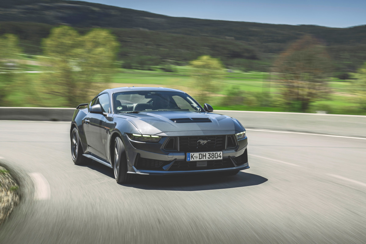 Quanta potência o Mustang Dark Horse realmente produz? 4 dinas, 4 respostas