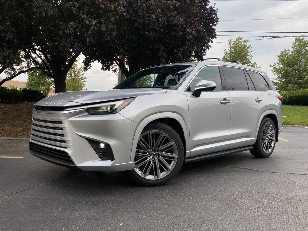 O Lexus TX no Japão pode não ser o mesmo SUV que os americanos compram
