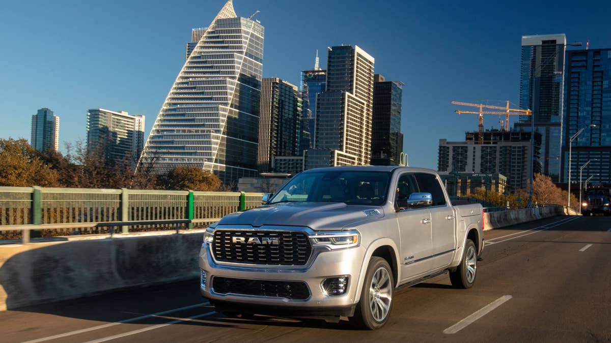 Ram faz recall de 65.000 caminhões, pois os displays do painel podem congelar durante a condução