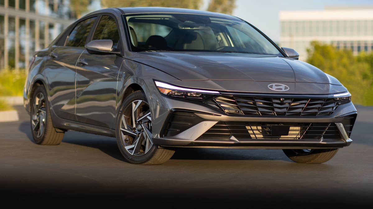 Hyundai faz recall de Elantra e Tucson novamente, pois os airbags podem não ser acionados corretamente