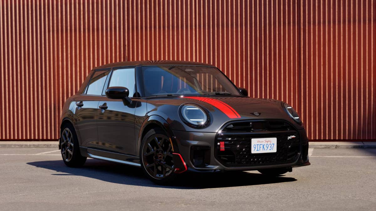 A nova edição Red Line do Mini traz o estilo JCW, mas não o poder