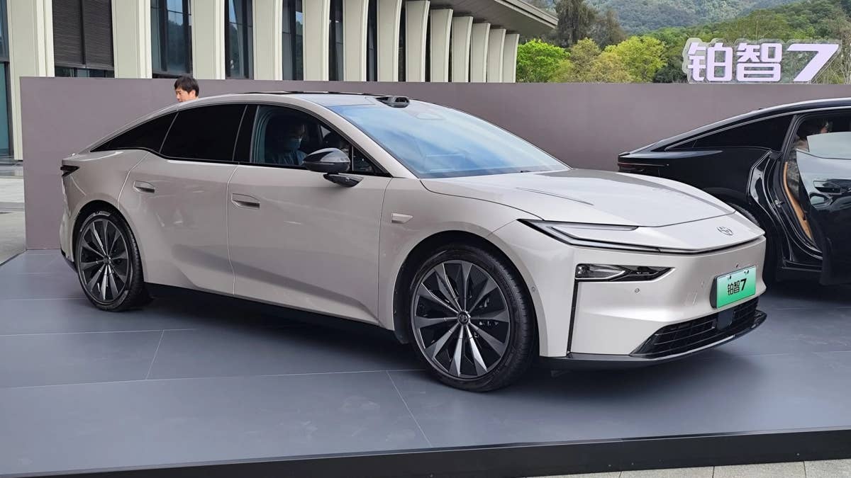 O EV de US$ 21 mil da Toyota vendeu 3.100 unidades em apenas uma hora