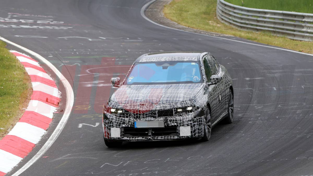VAZADO: 2027 BMW Série 3 Hybrid será ainda mais potente do que pensávamos