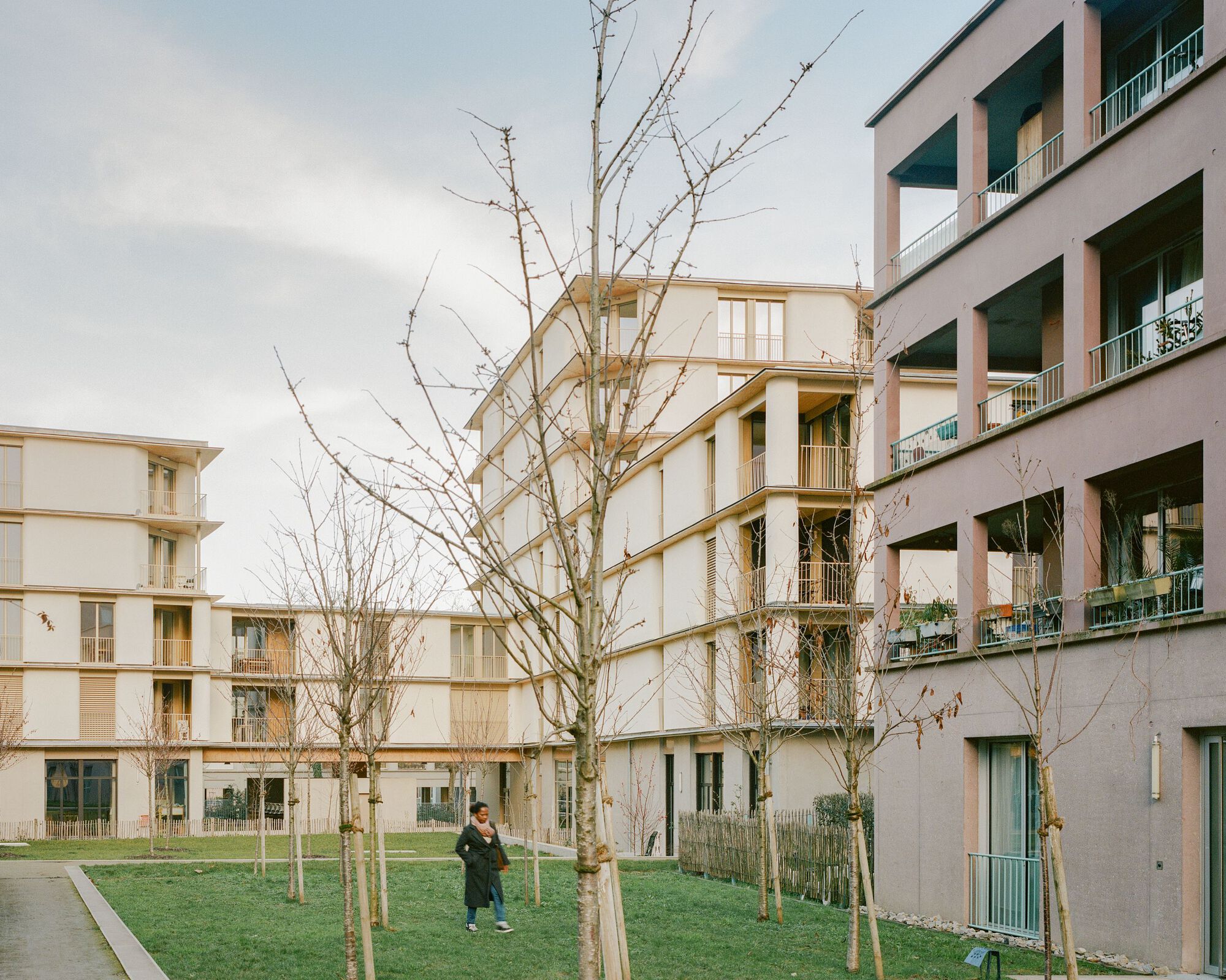 81 Unidades Habitacionais / Ramdam Architectes + palast