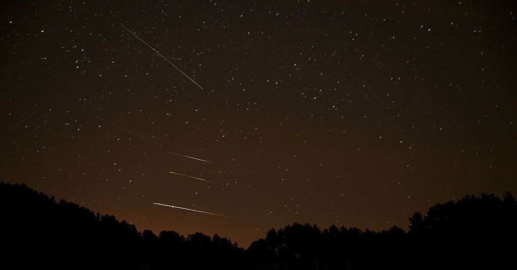 Como observar a chuva de meteoros Lyrids de 2026 em seu pico