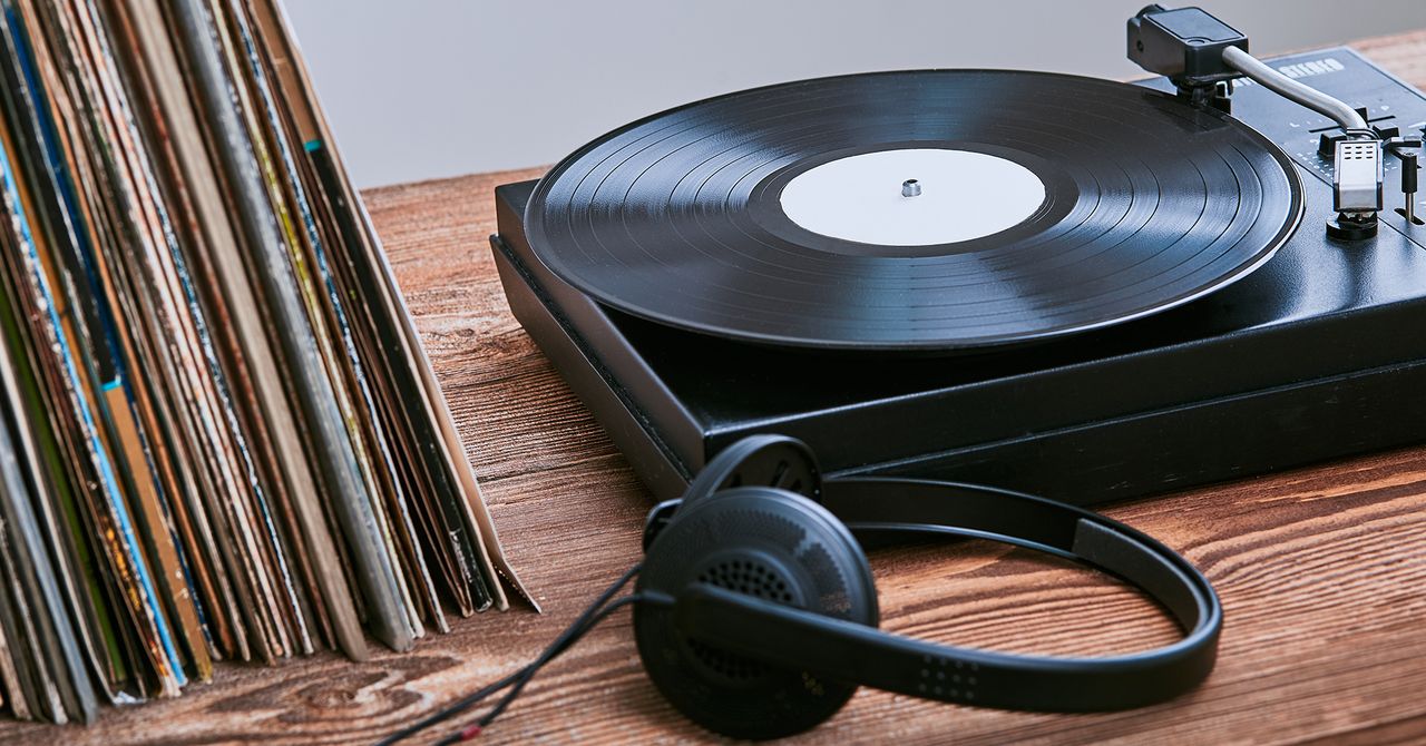Onde comprar discos de vinil online (2026): Discogs, Bandcamp, Ebay