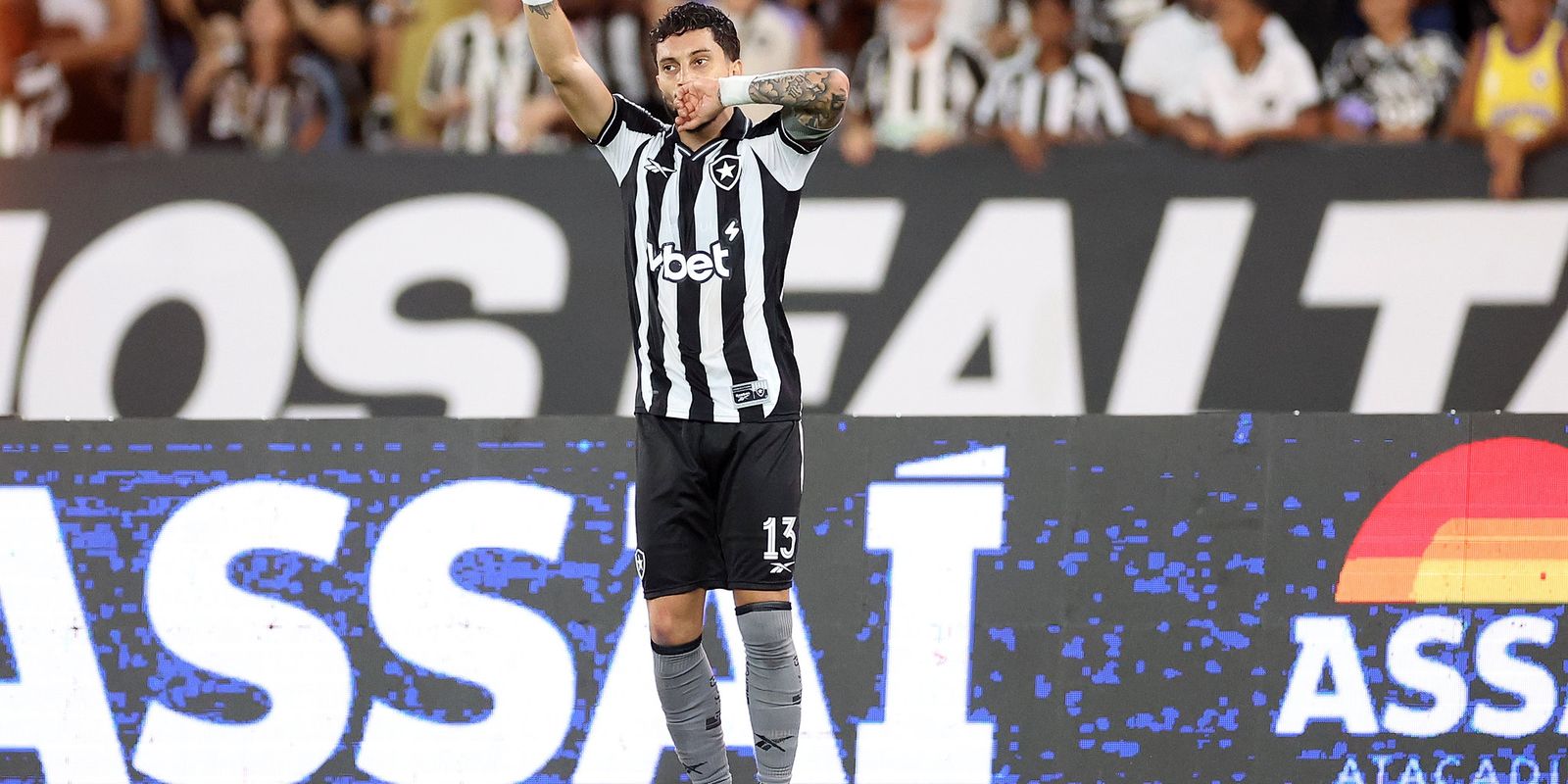 Botafogo bate Chape em jogo de abertura da 5ª fase da Copa do Brasil
