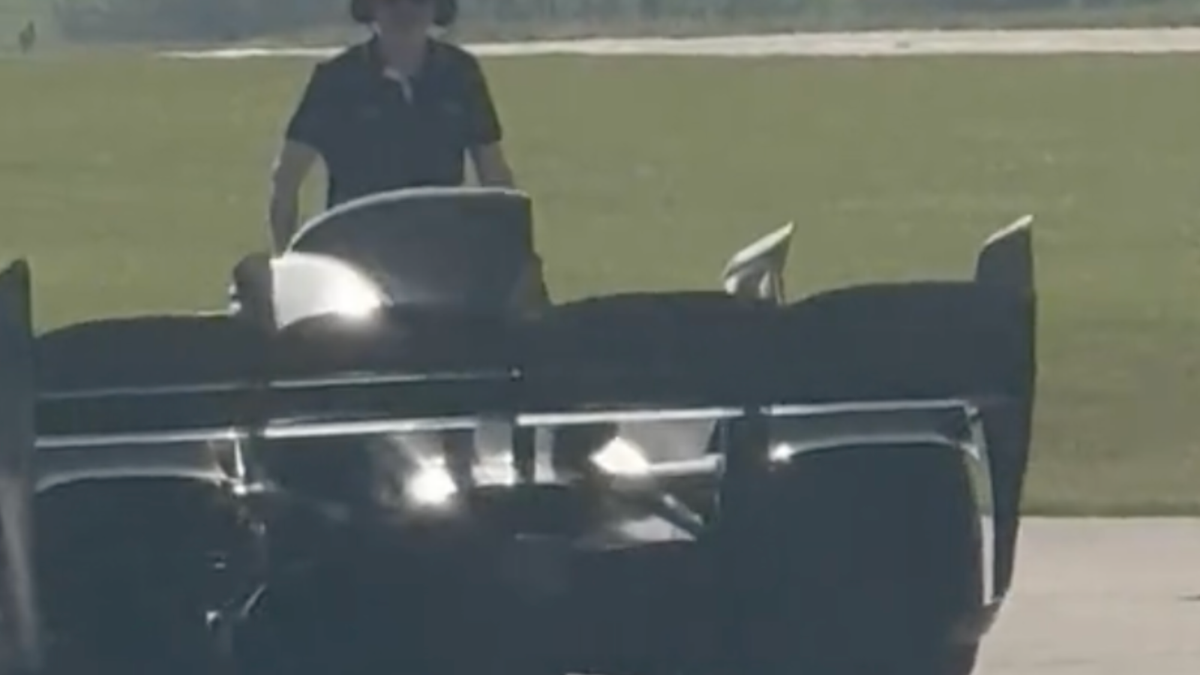 Aston Martin Spotted testando Valkyrie selvagem de assento único com dicas de F1